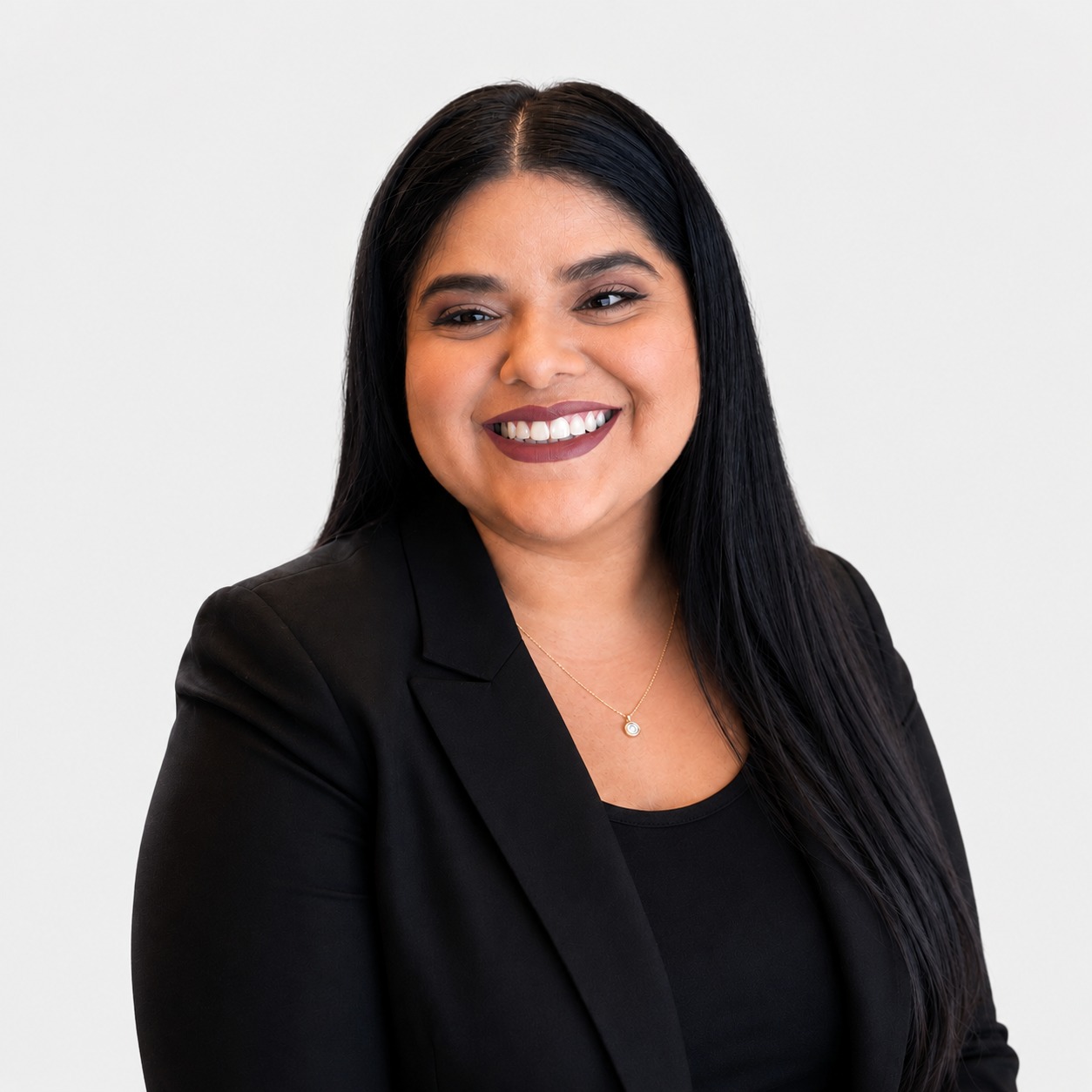 Portrait of Stephanie Alfaro, Commercial Agent